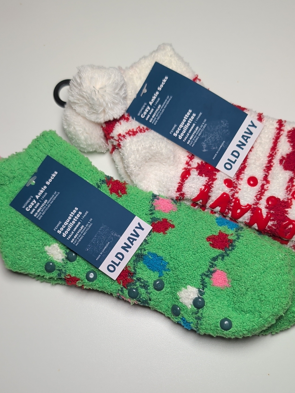 Old Navy WomensvCozy Ankle Socks Bundle One Christmas And One Valentine